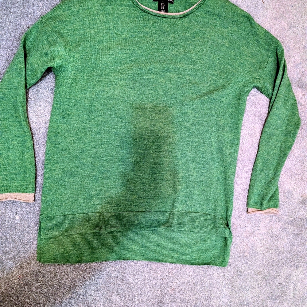 100% Merino Wool, Tahari Green Crewneck Sweater (M)